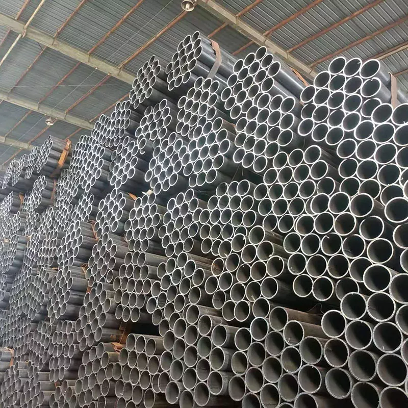 Rak slits svart cirkulärt rör